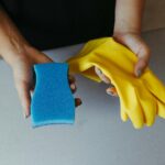 Welche Maßnahmen helfen bei der Vorbeugung von Schimmel im Badezimmer?